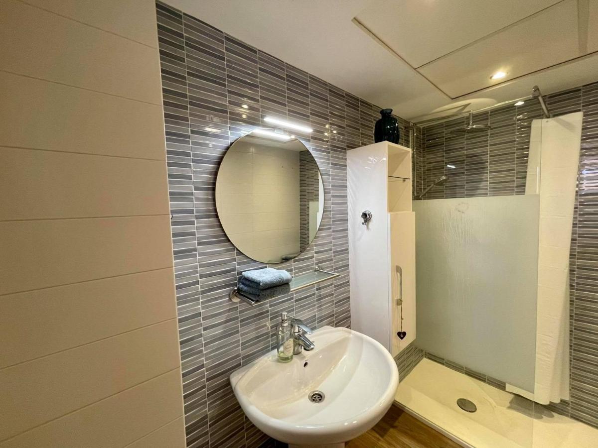 2 Bed Penthouse Apartment - Sea Views - Sleeps 4 Finestrat Exteriör bild